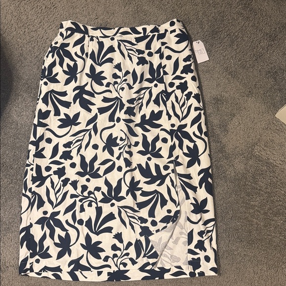 Navy and White Leaf Print Linen-Blend Skirt - Size XL - NWT - Picture 4 of 6